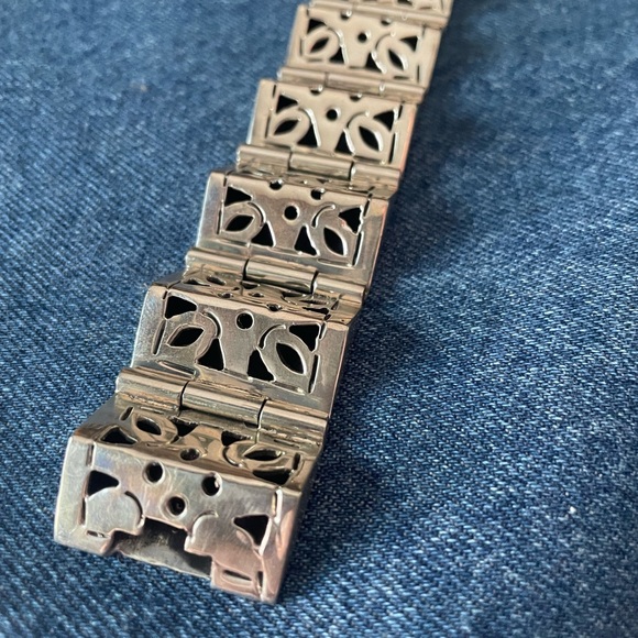 Vintage Handmade Mexico Taxco .925 Silver 9 Panel Hinged Cutout Bracelet Cuff - Picture 4 of 16